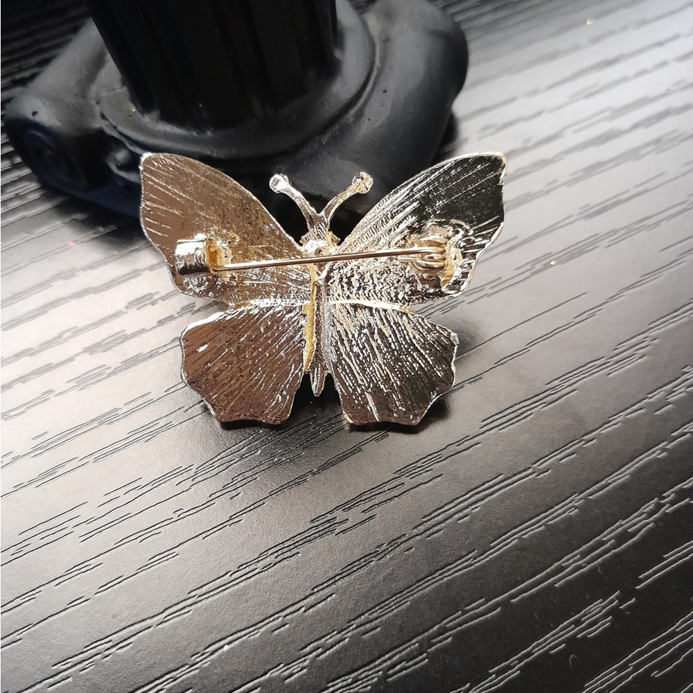 Butterfly Brooch with Rhinestone - Picture 4 of 7